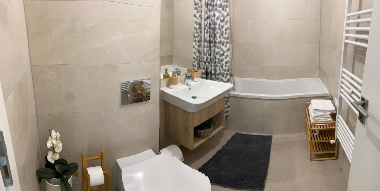 Apartamento Deea H24 Rîşnov Exterior foto