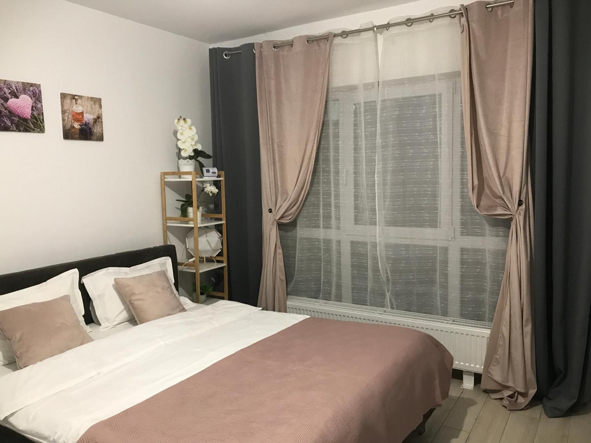 Apartamento Deea H24 Rîşnov Exterior foto