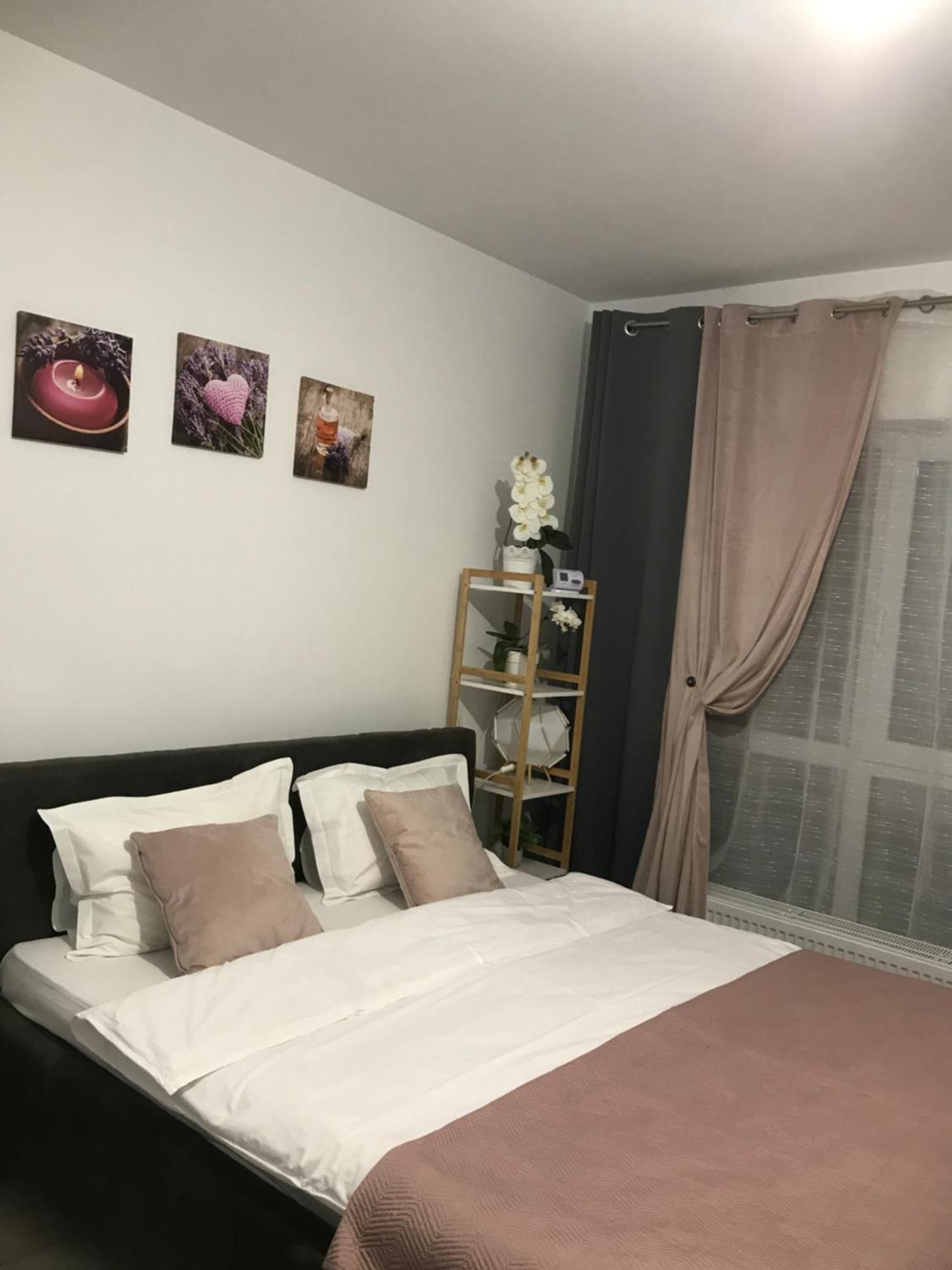 Apartamento Deea H24 Rîşnov Exterior foto